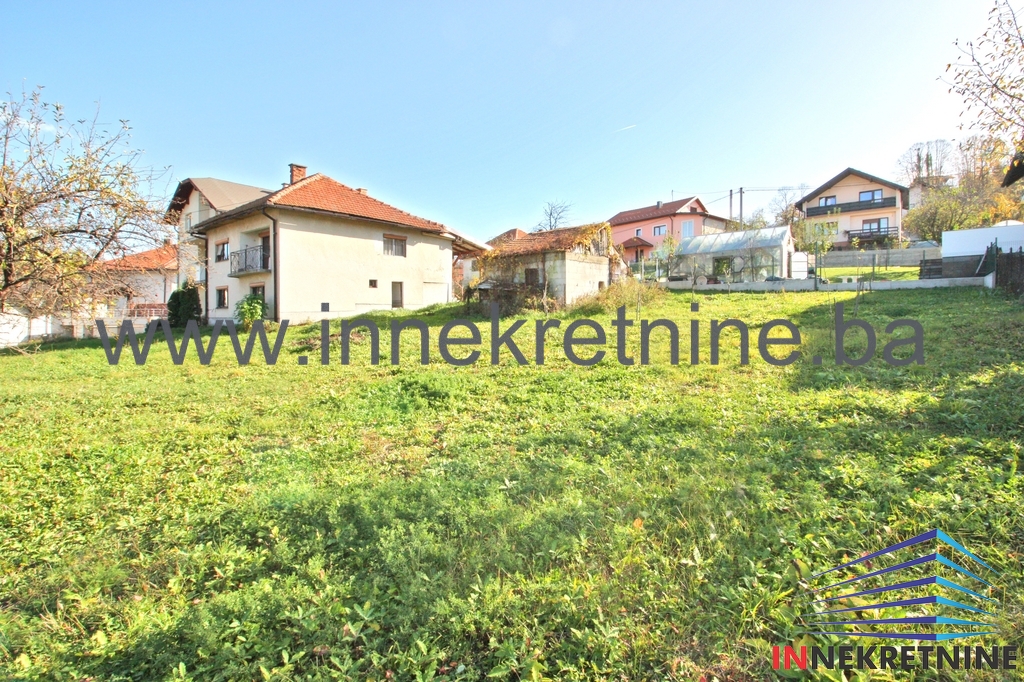 Kuća površine 200 m2 izgrađena na parceli površine 1.000 m2 na lijepoj lokaciji u naselju Ši selo, Tuzla
